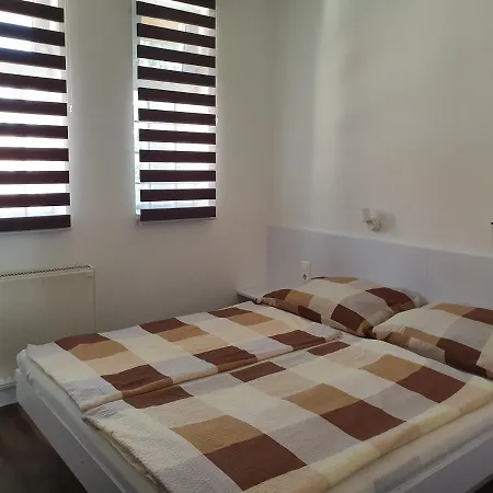 Apartment Maja Apartmanhaz *