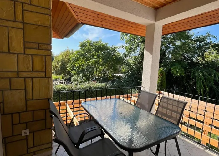 Maja Apartmanhàz Appartamento *